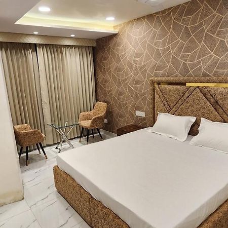Ovel Hotel Ludhiana Luaran gambar