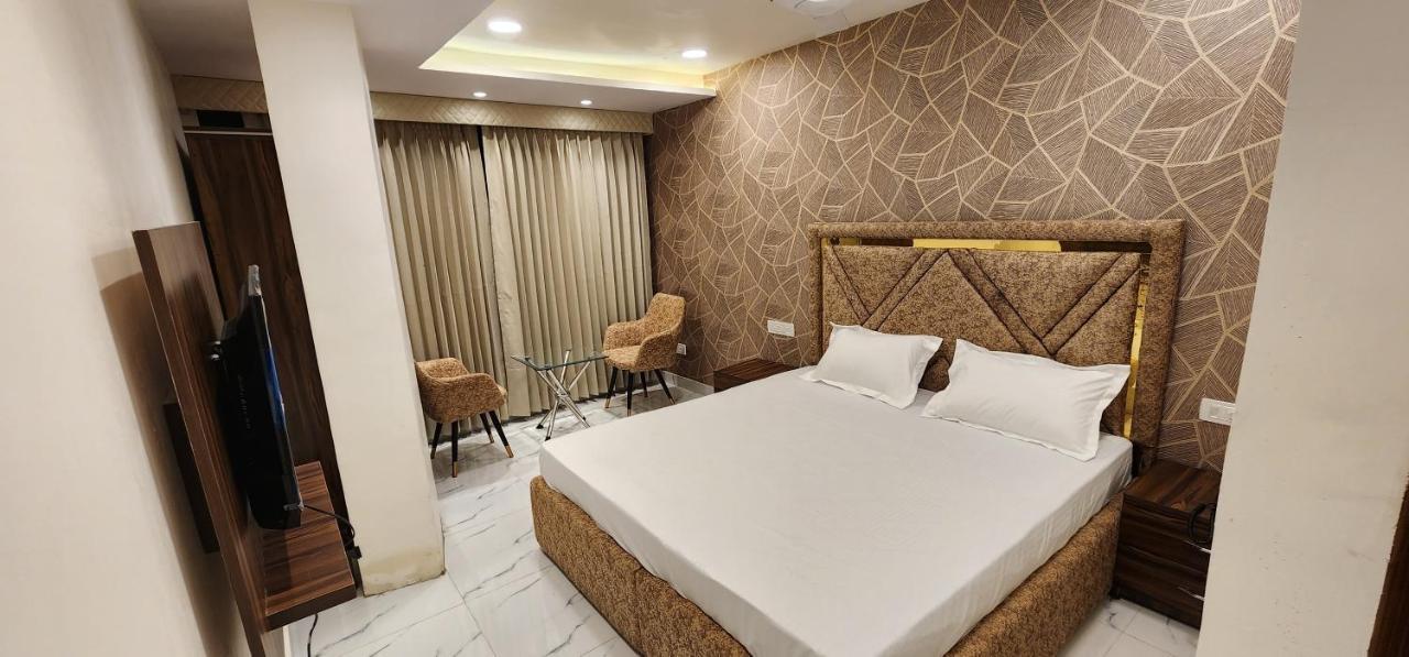 Ovel Hotel Ludhiana Luaran gambar
